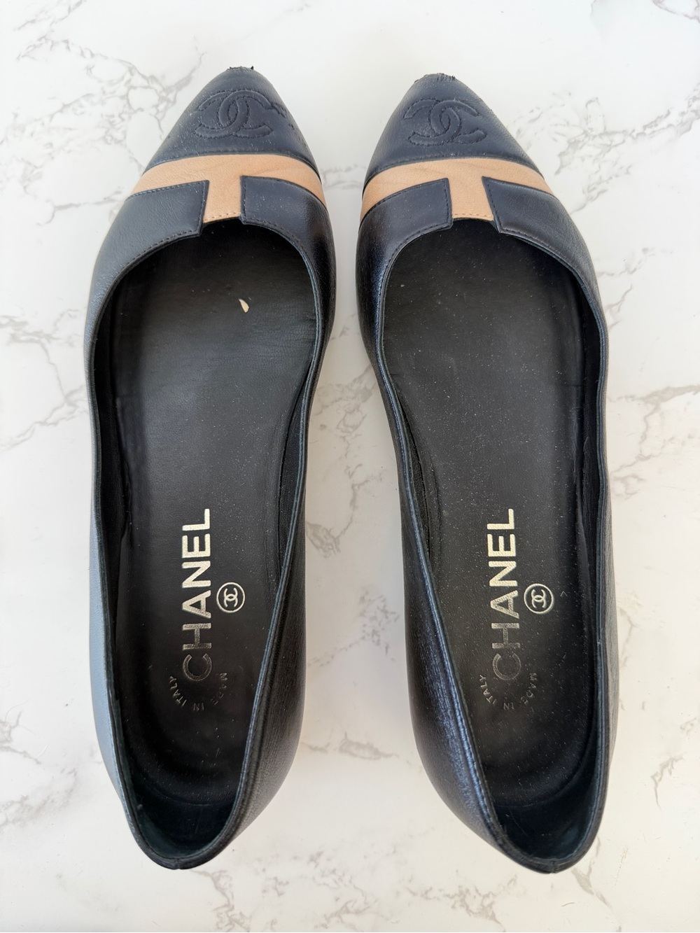 CHANEL Black and Tan Pointed-Toe Leather Ballet Flats - Picture 3 of 5